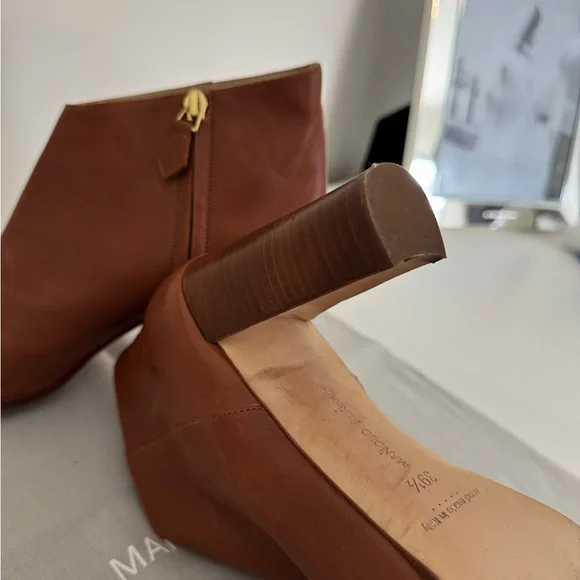 Manolo Blahnik Brusta Brown Leather Ankle Boots - Picture 7 of 8
